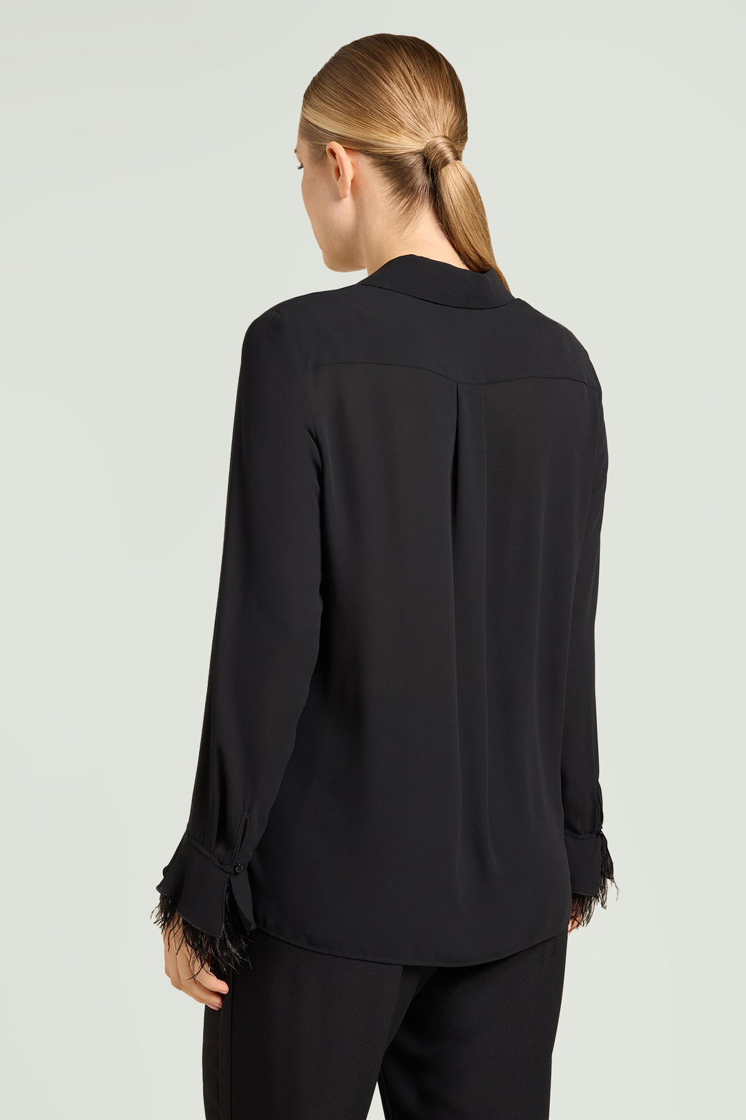 LuisaViola camicia con polsi in marabù