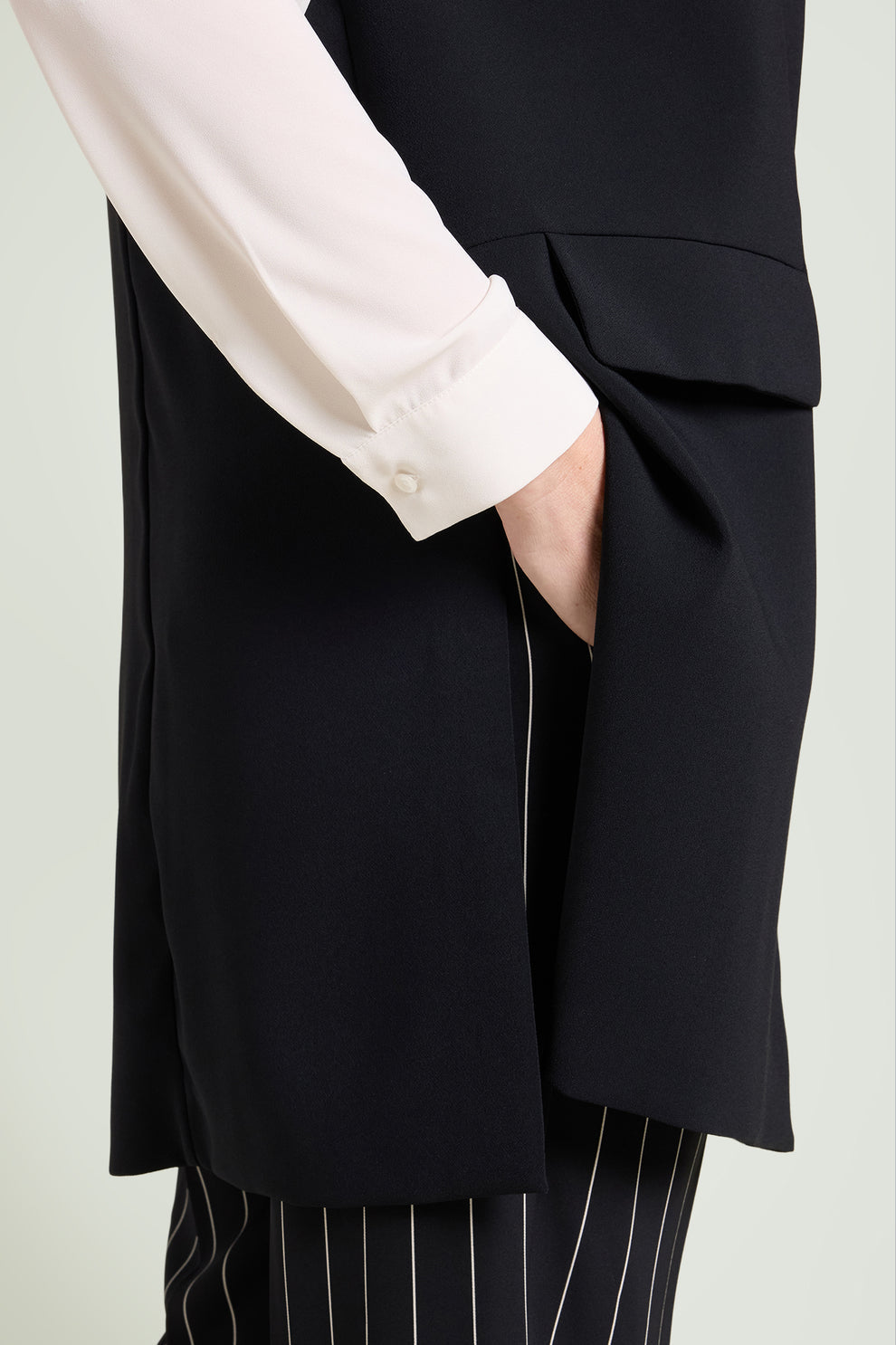 LUISA VIOLA Gilet in crepe cady